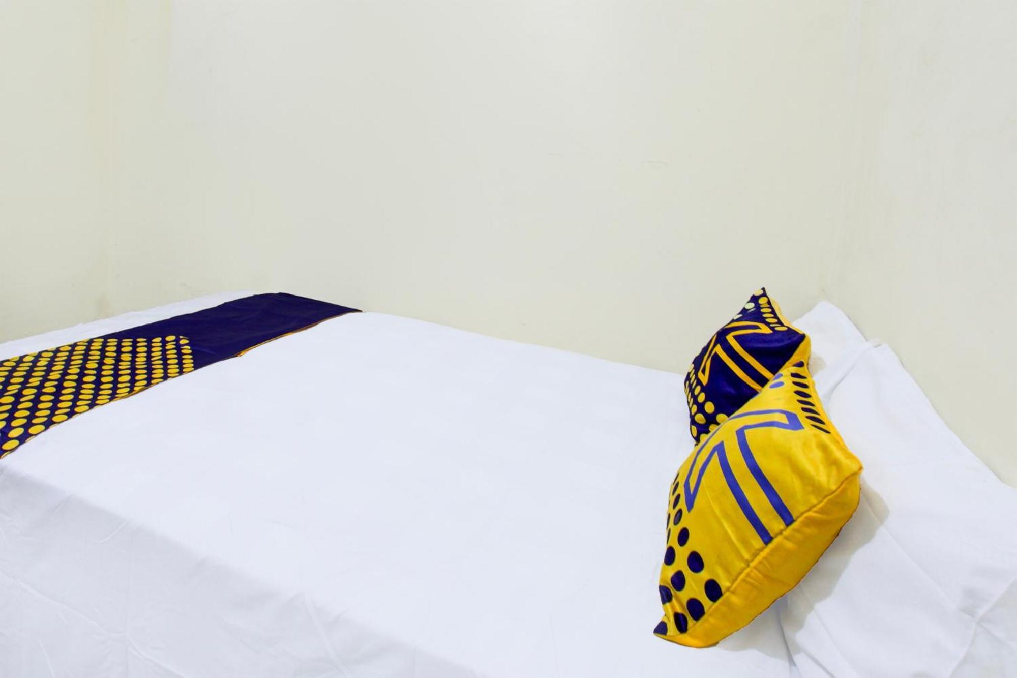 Oyo Life 93284 Kos Cendana Raya Hotel Mataram Bagian luar foto